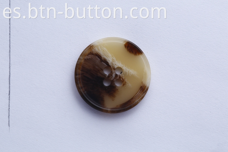 Unsaturated imitation horn resin buttons